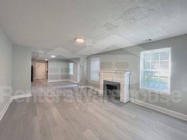 Building Photo - 2217 Parker Ave