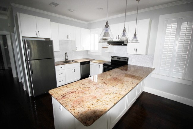 Photo - 184 Walnut St Apartment