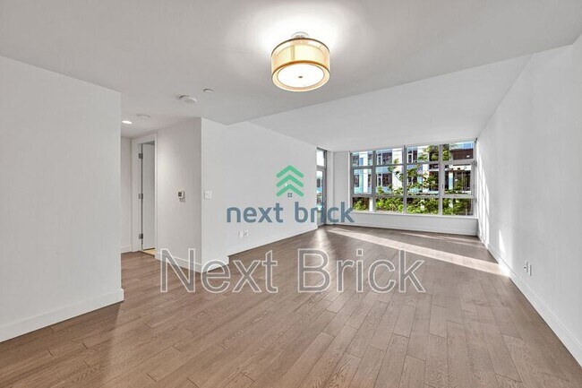 Foto del edificio - 588 Bell St