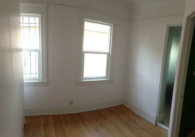 Foto del edificio - 244 W 49th St