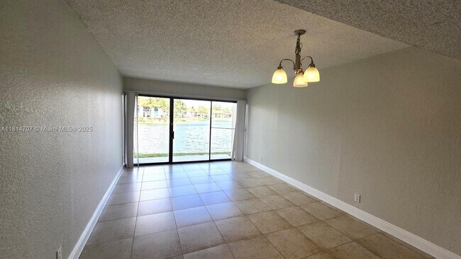 Foto del edificio - 1540 Windorah Way
