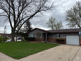 Building Photo - 800 Spahn Dr