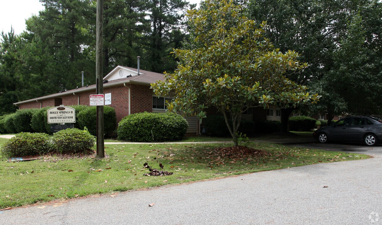 DNA Manor Apartments in Holly Springs, NC