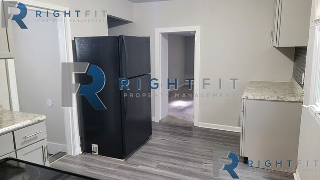 Building Photo - Stop! Look no further. Make this rental property, yours!