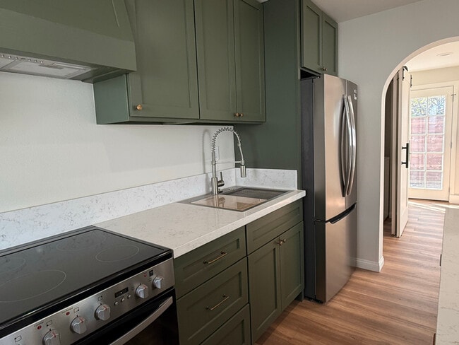 Building Photo - 4290 Dean Dr