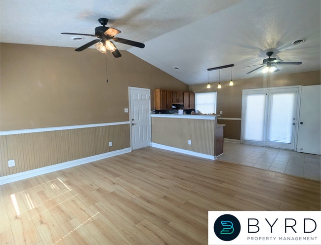 Building Photo - 824 Marbleridge Rd