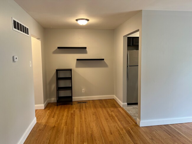 Building Photo - 941 Brookside Ave