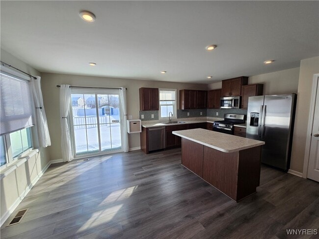 Building Photo - 113 South Dr