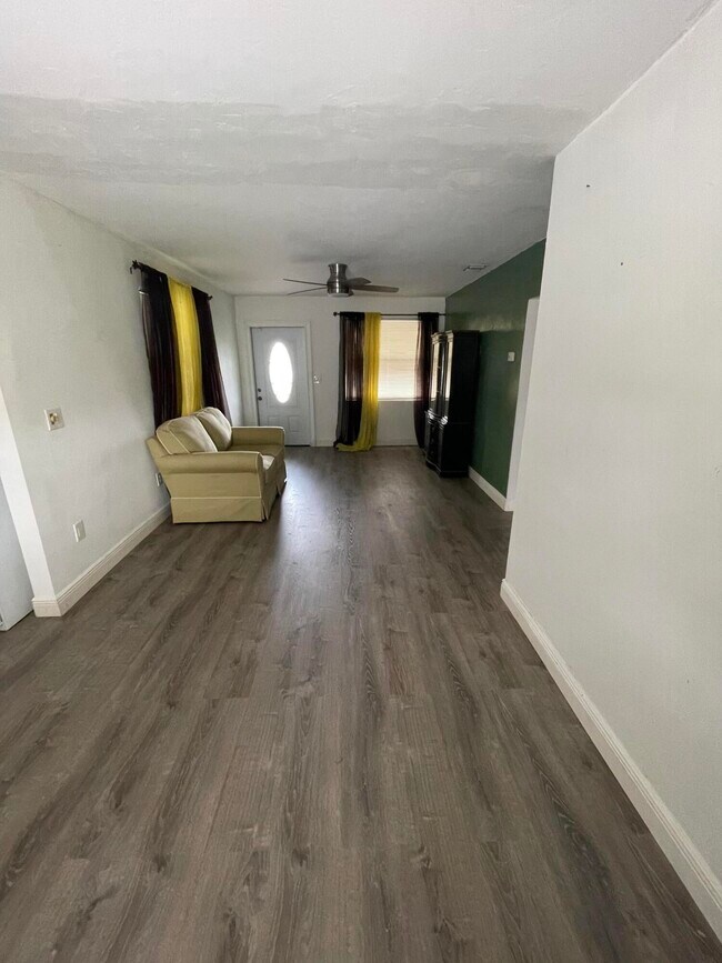 Building Photo - 509 Worthmore Dr