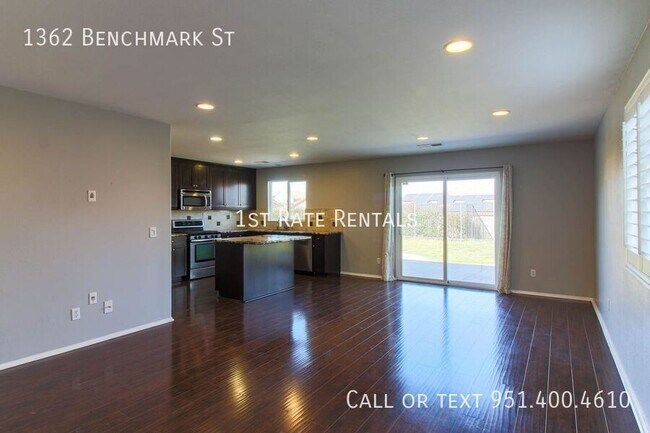 Foto del edificio - 1362 Benchmark St