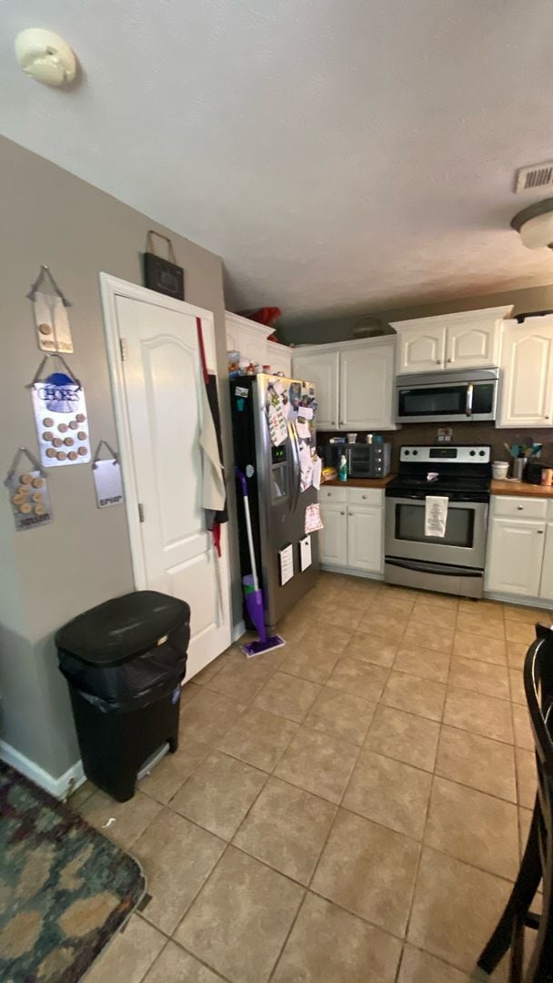 Building Photo - Contact Peggy at 501-676-1758 or Heather a...
