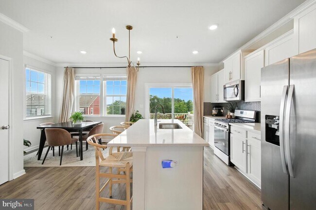 Foto del edificio - 5051 Silver Oak Dr