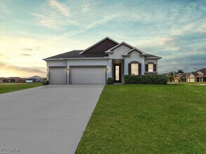 Building Photo - 2032 NW 32nd Ct