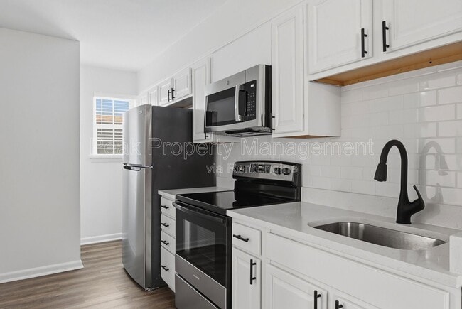 Interior Photo - Ashland Crossing