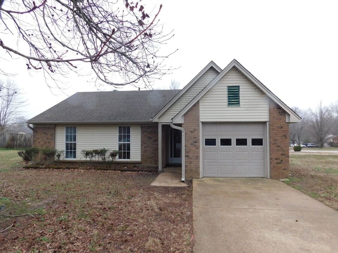 Primary Photo - 6565 Fairwood Cove Horn Lake, MS 38637