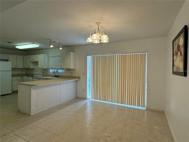 Building Photo - 137 Woodknoll Pl