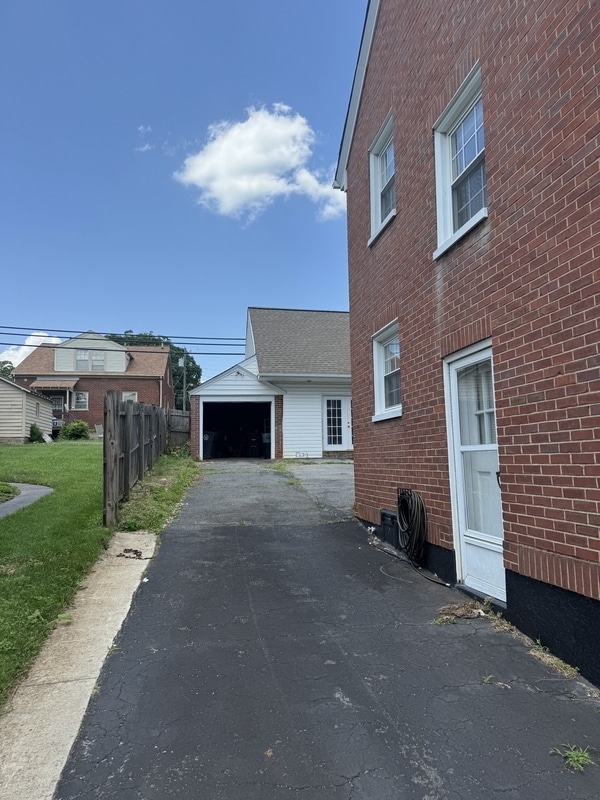 Building Photo - 310 Yeardley Ave