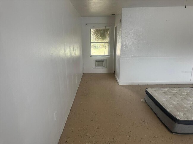 Foto del edificio - 1600 E Duval St