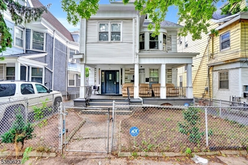 Primary Photo - 32 Farley Ave
