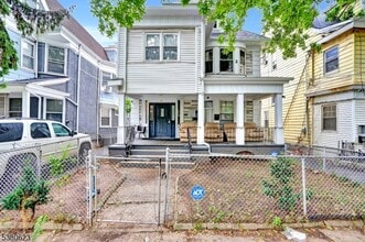 Building Photo - 32 Farley Ave