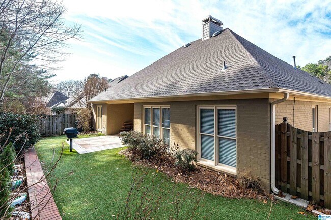 Foto del edificio - 5126 English Turn