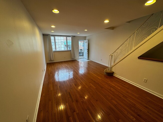 Photo - 2544 S Sartain St House