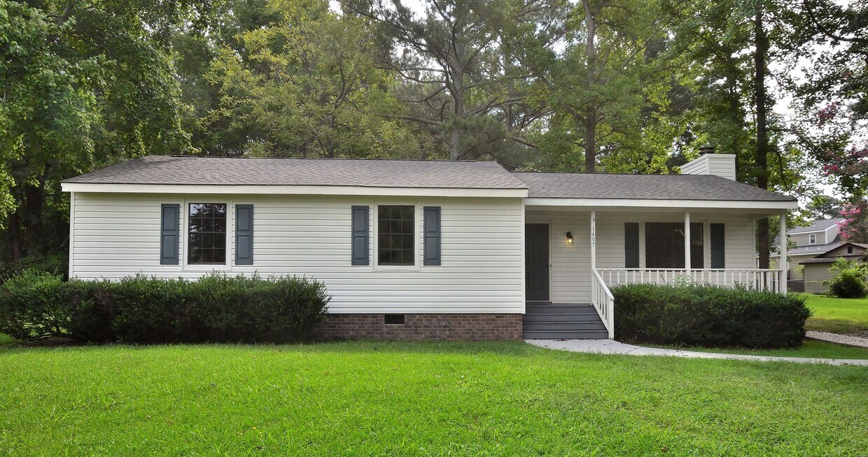 Primary Photo - 1405 Treetop Ln
