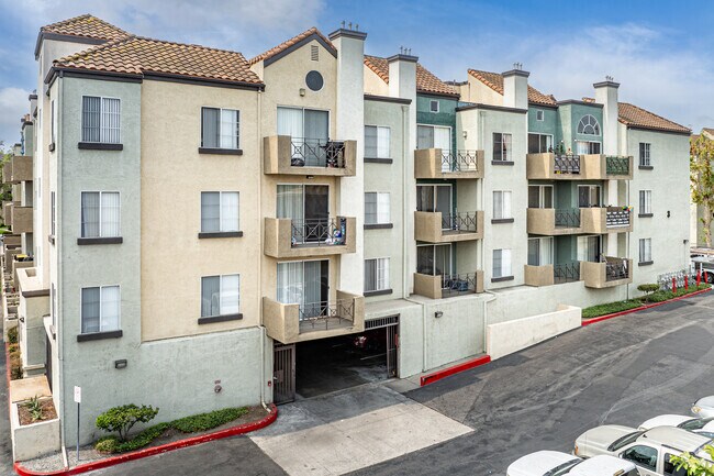 Building Photo - Norwalk Metropointe