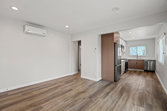 Foto del edificio - 1358 W 36th St
