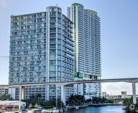 Building Photo - 690 SW 1st Ct