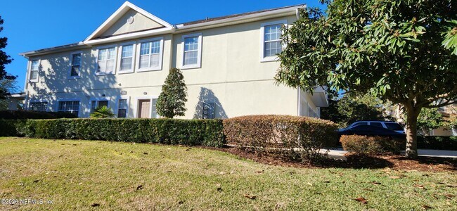 Foto del edificio - 1716 Forest Lake Cir W