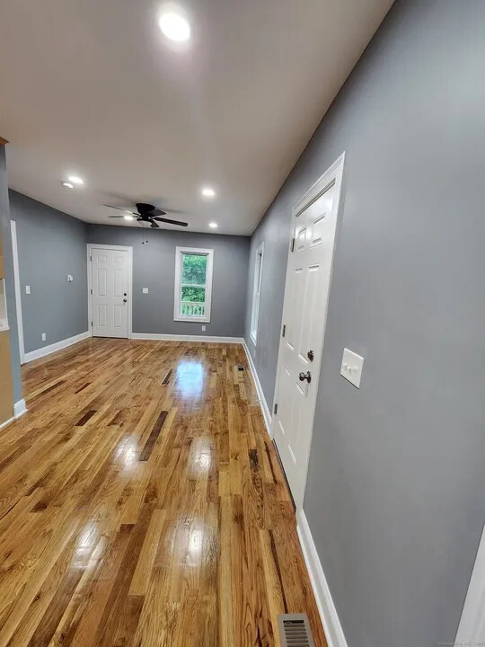 138 Lafayette St Unit 1st floor apt, Torrington, CT 06790 Room for