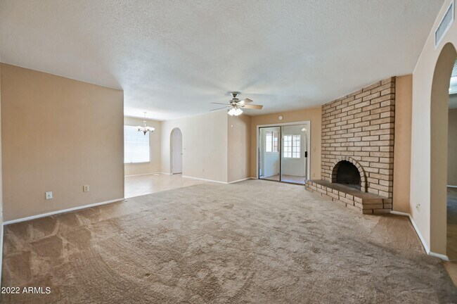 Building Photo - 4390 E Sunrise Dr