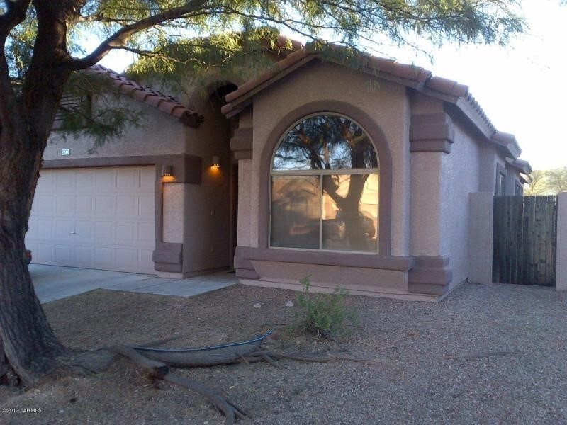 Foto principal - Spacious 4-Bed Home in Rancho Sahuarita Co...