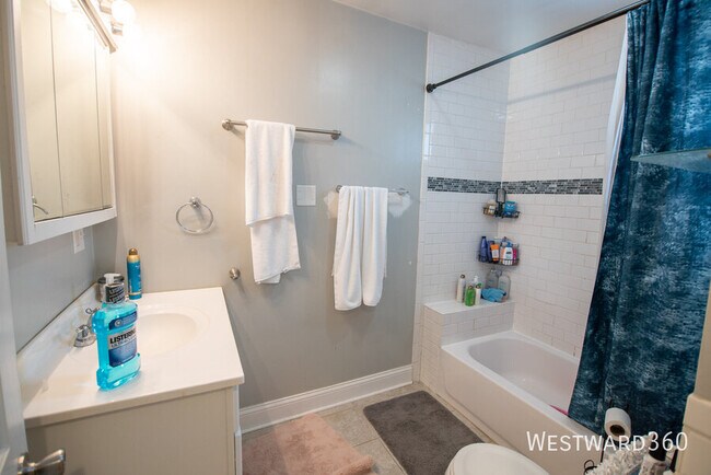 Foto del edificio - 2844 N Whipple St