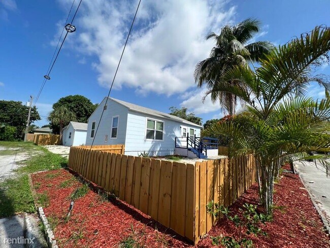 Building Photo - 2 br, 1 bath House - 829 S L St # 1