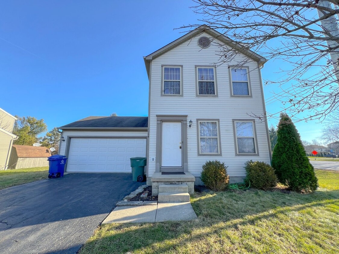 Primary Photo - Fantastic Three-Bedroom Home For Rent in H...