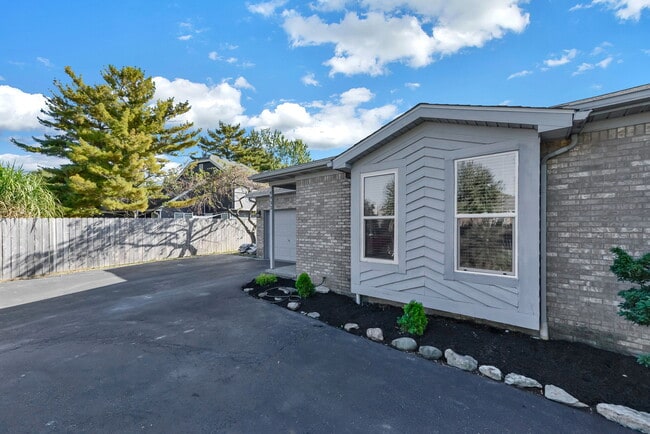 Front - 4932 Drayton Rd
