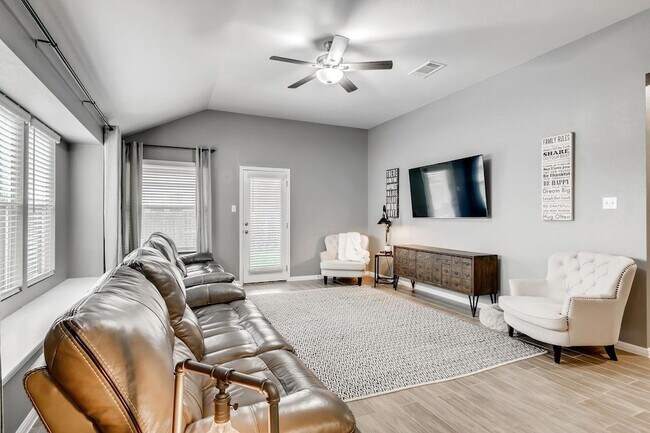 Building Photo - 148 Fire Wheel Pass