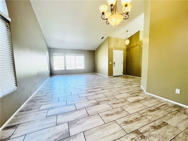 Foto del edificio - 1046 Sycamore Ln