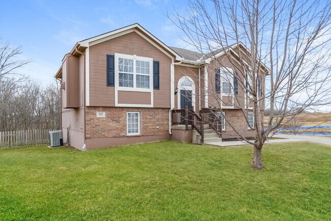 Foto del edificio - 712 Hibiscus Cir