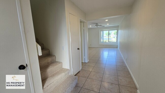 Foto del edificio - 1542 Granite Hills Dr
