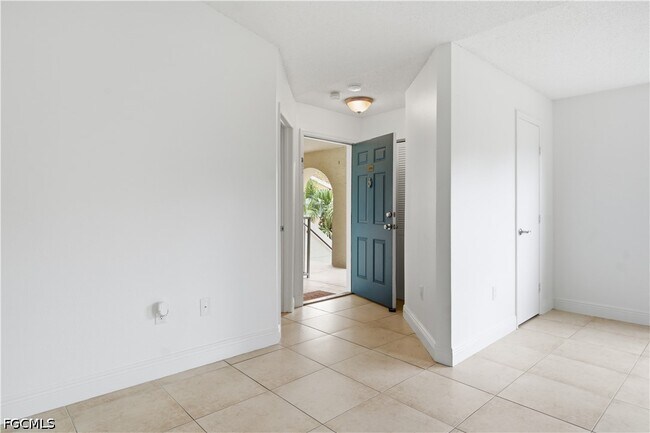 Foto del edificio - 12730 Equestrian Cir
