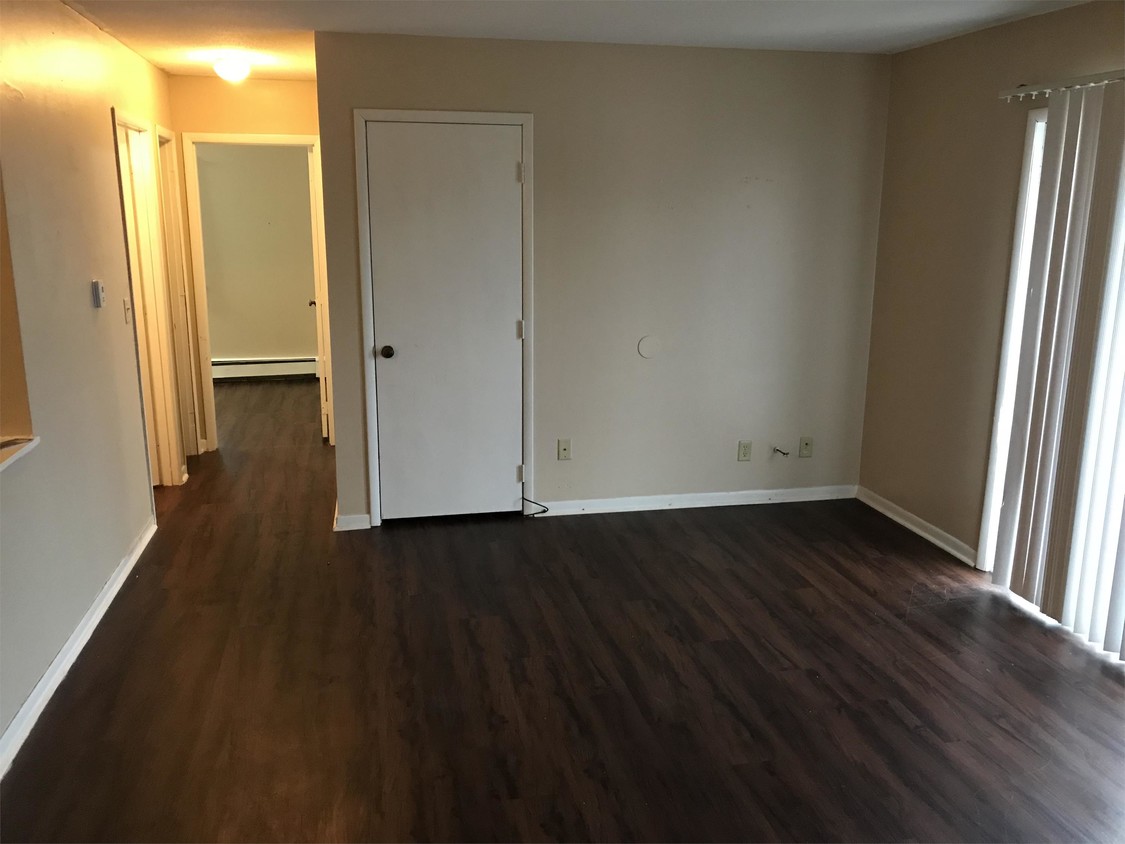 4151 E University Ave Unit 4151 - 11, Des Moines, IA 50317 - Room for ...