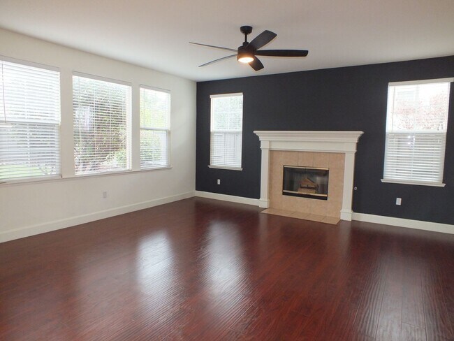 Building Photo - 8127 Damico Dr