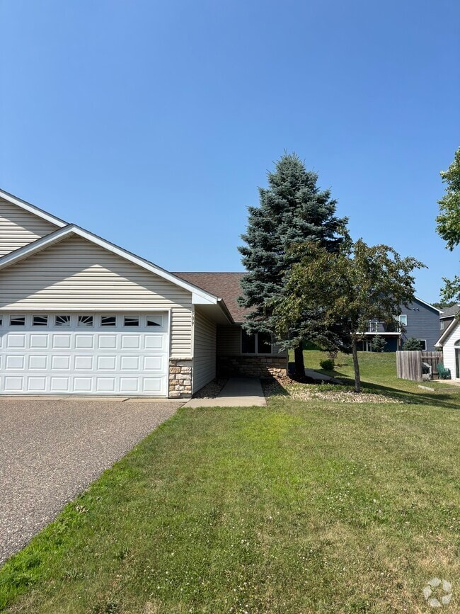 Building Photo - 309 Evergreen Dr
