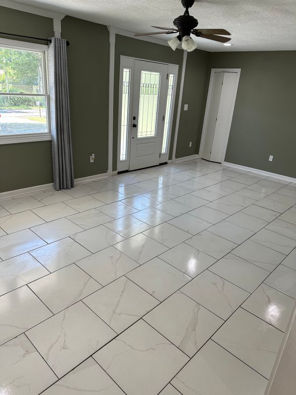Foto del edificio - 2801 Pine Ridge Dr