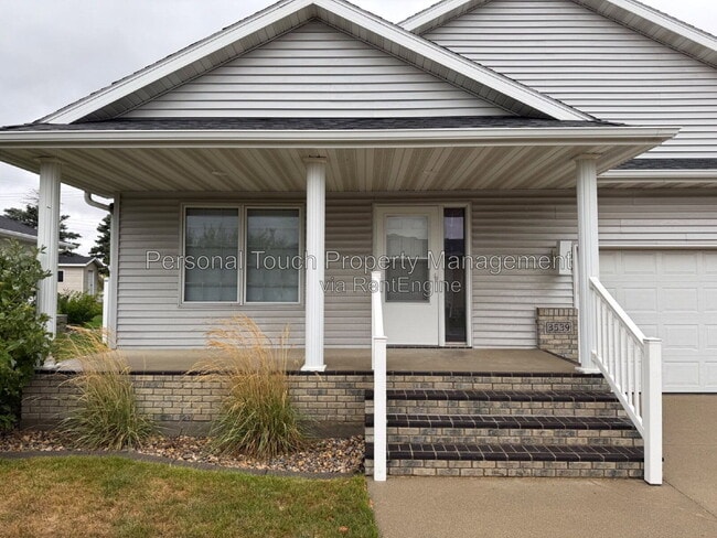 Building Photo - 3539 Woodbury Ct S