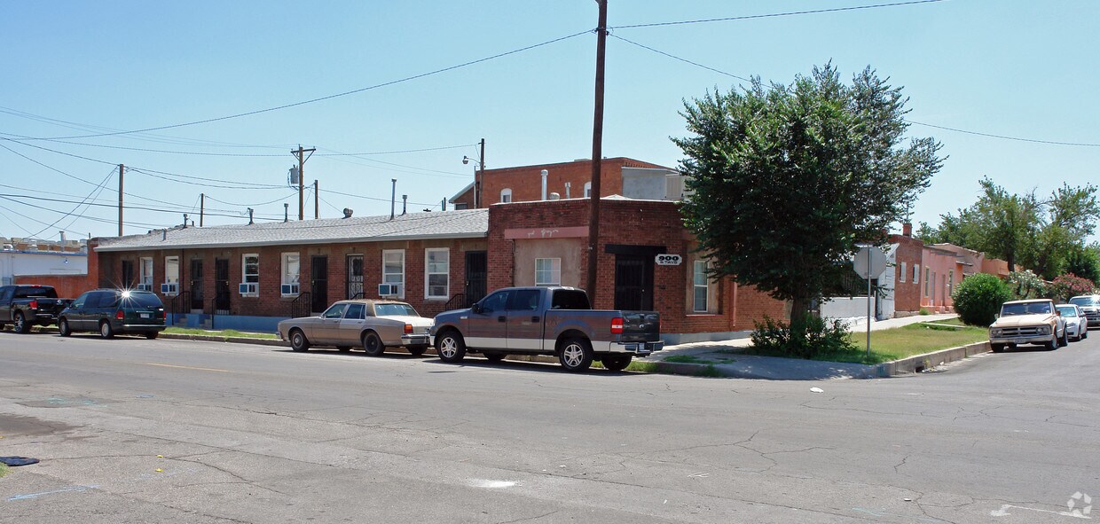 Primary Photo - 900 S Tays St