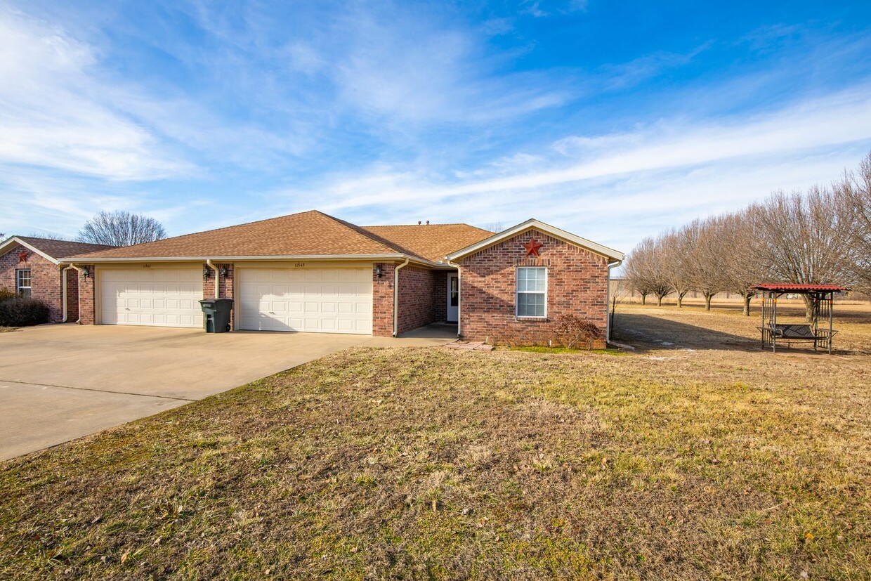 Primary Photo - ***11549 W. Old Wire Road***